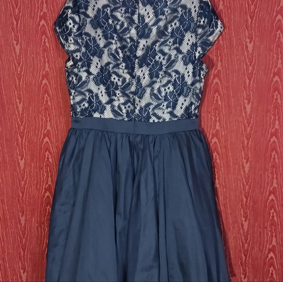 CHI CHI Navy Blue Lace Cap Sleeve Back Zip Pockets Dress Size 12 - Picture 4 of 16